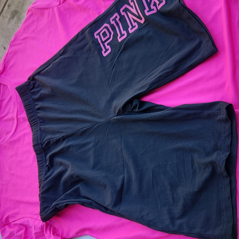 New Pink 2 Pieces Set. Tshirt And Shorts, Medium Size - Picture 4 of 11